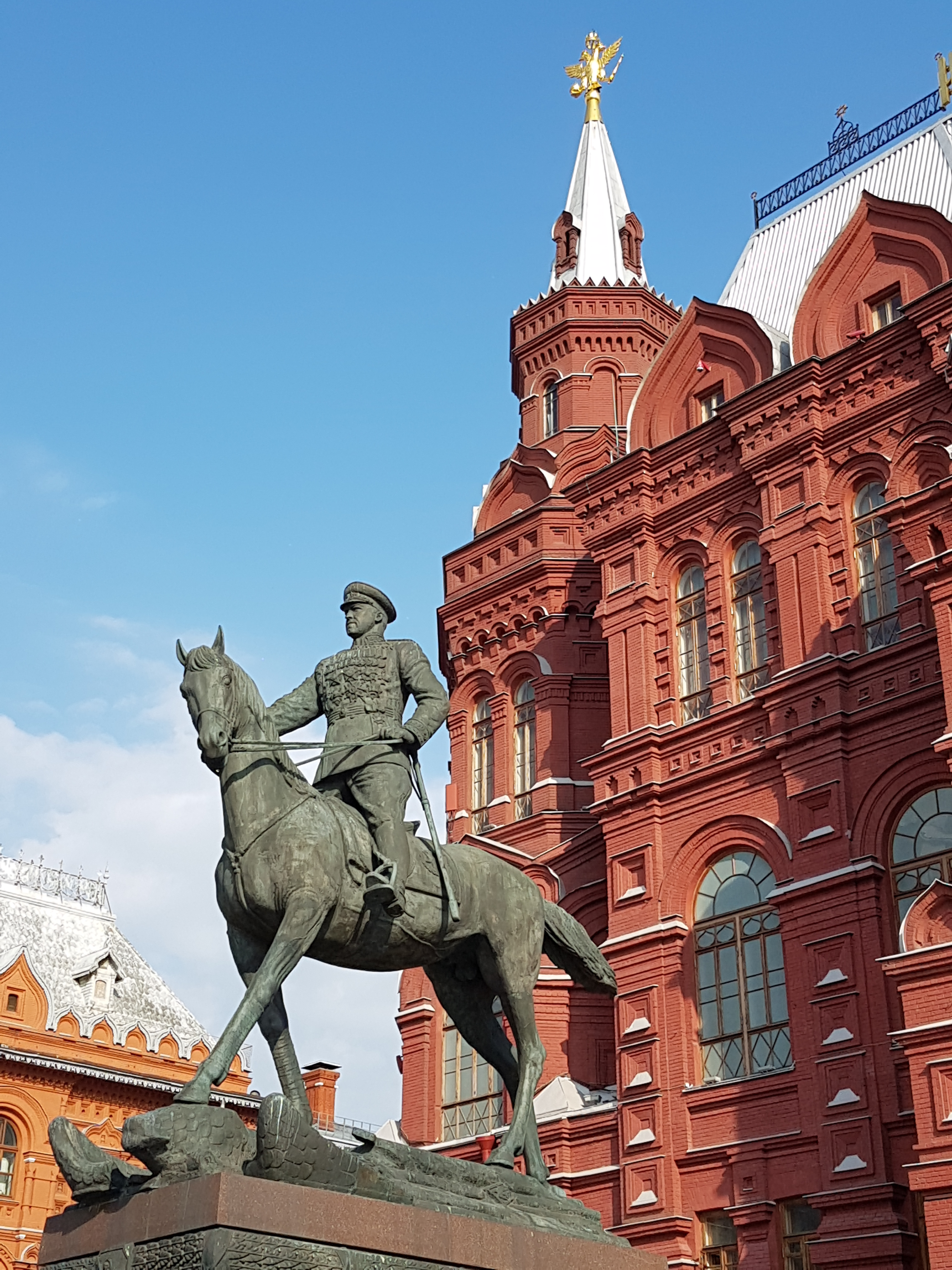 Памятники красной площади в москве